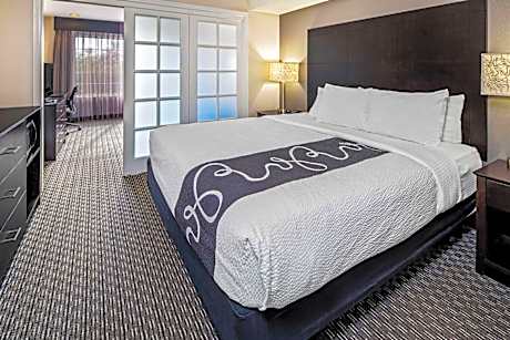 King Suite with Roll-In Shower - Mobility Accessible/Non-Smoking