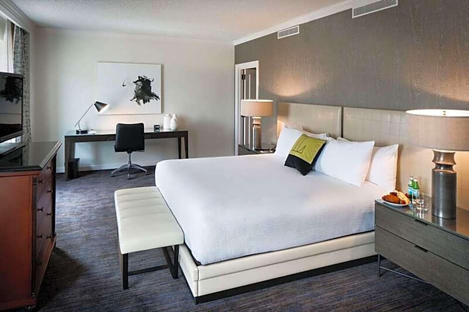 The Logan Philadelphia, Curio Collection by Hilton