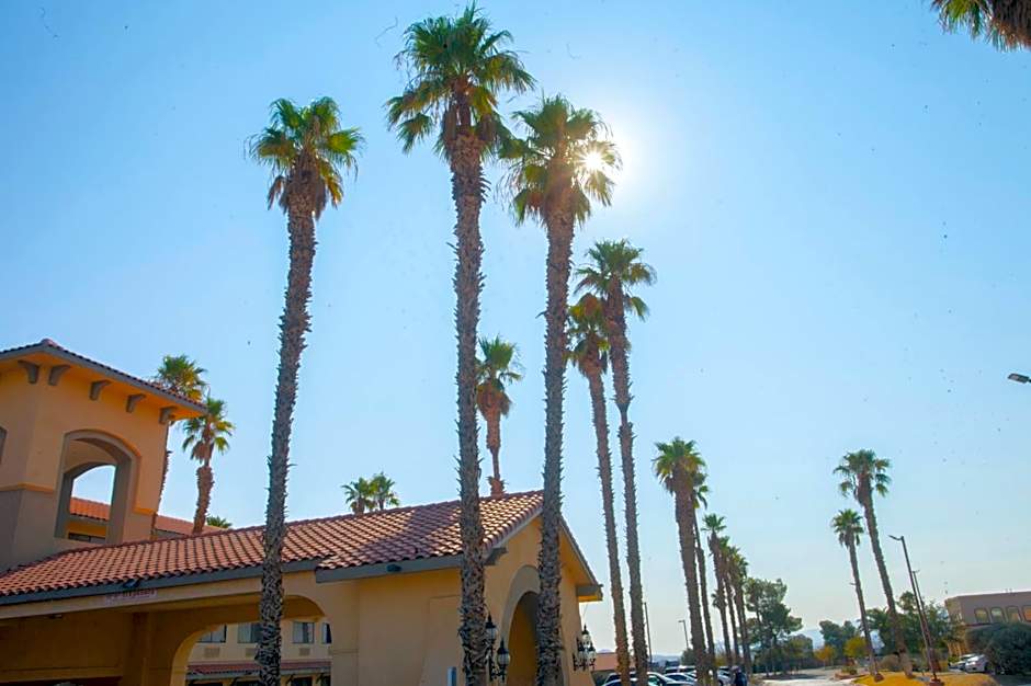 Ramada by Wyndham Barstow