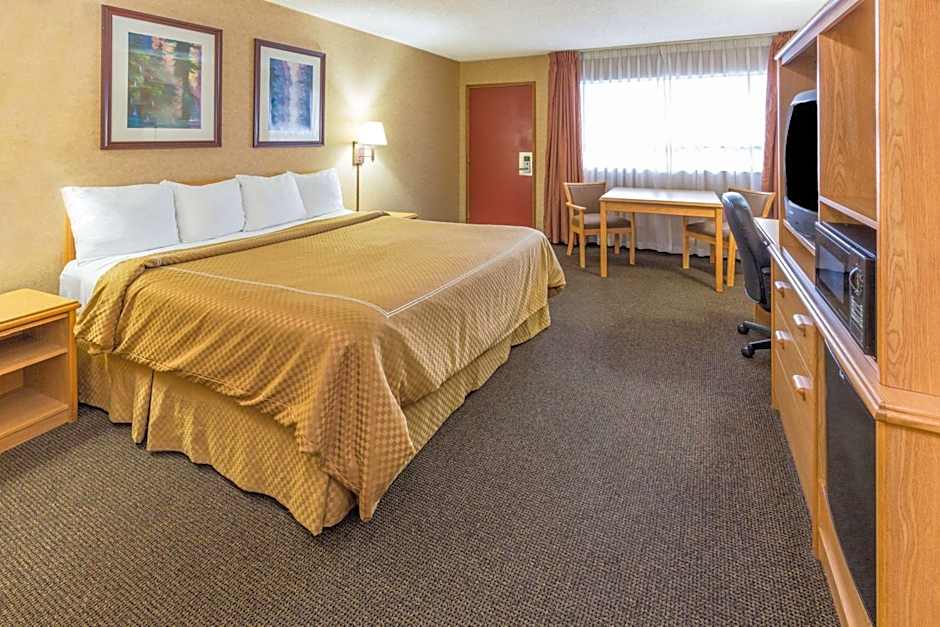 Days Inn by Wyndham Black Bear