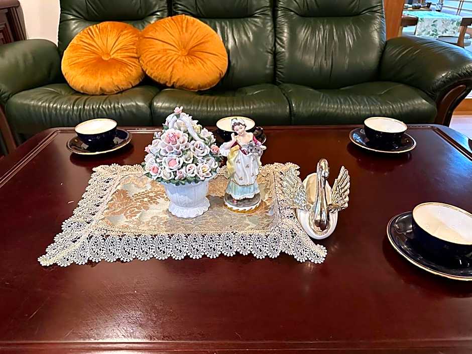 season guest house in nishi shinjuku 100 square meters, 4 bedrooms, 2 living rooms