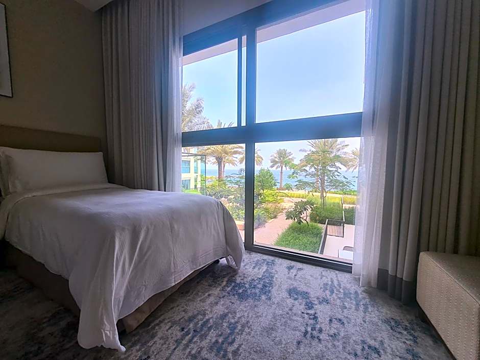 Luxury sea view Apartment In Address Hotel Fujairah
