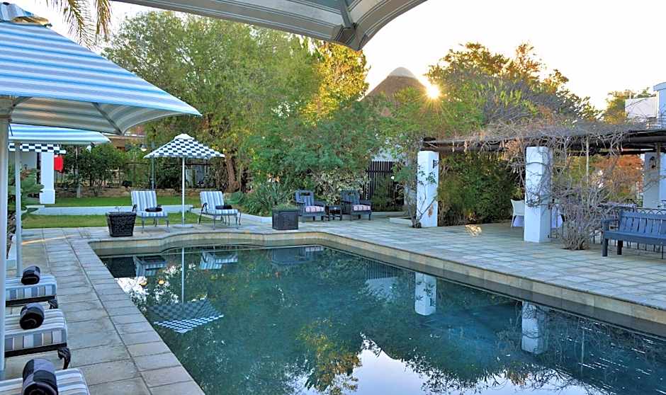 Swartberg Hotel, Cork Tree Collection