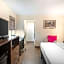 Downtown Hollywood Gardens Inn & Suites