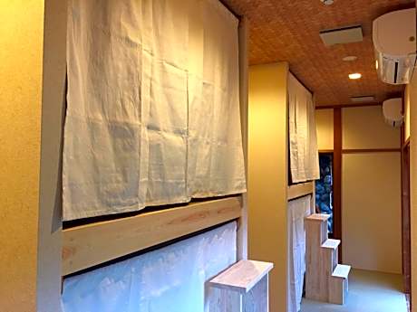 Bed in 8-Bed Mixed Dormitory Room (Adult only)