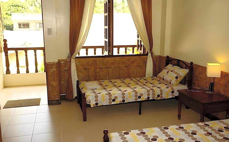 Coucou Bar Hotel and Restaurant