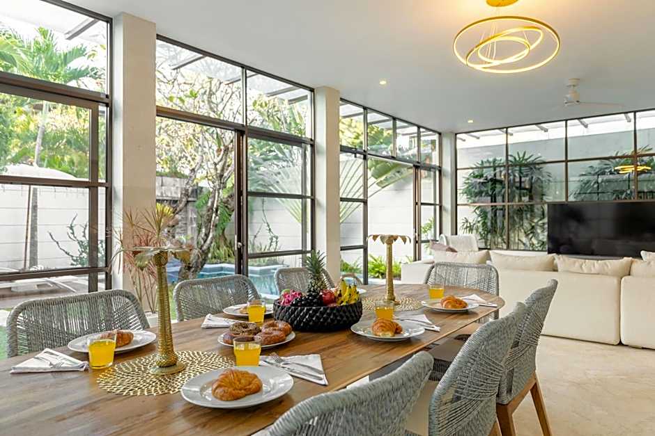Villa Lumut 3 Bedrooms Central Seminyak