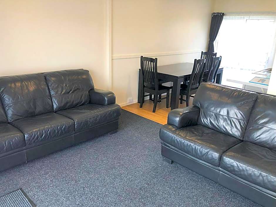Twin Coast Adventures Motel & Cycle Hire