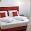 ELECTRIC Rooms & Suites