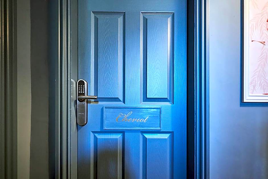 Arlington House Hotel - Self Check-In Suites