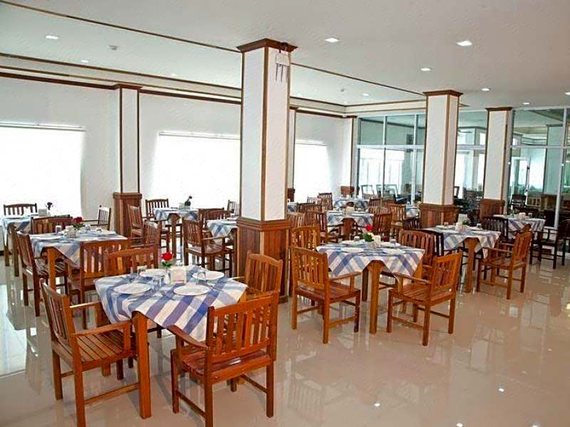Sea Mountain Khanom Hotel