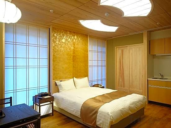 Sunrise Suites