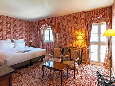 Classic Double or Twin Room with Courtyard View