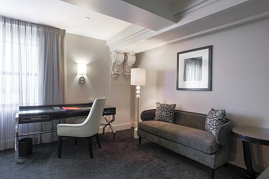 Ambassador Hotel Kansas City, Autograph Collection by Marriott
