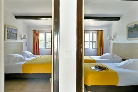 Quadruple Room with Bathroom