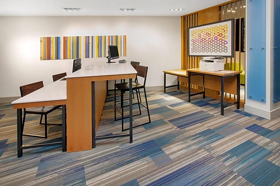 Holiday Inn Express & Suites Sterling Heights-Detroit Area By IHG