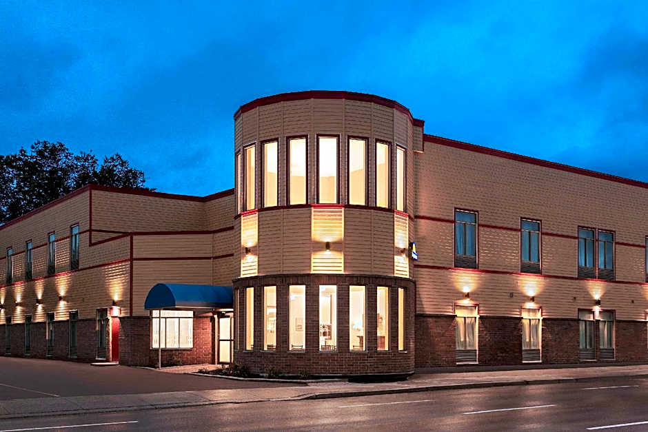 Premier Inn & Suites - Downtown Hamilton Hotel