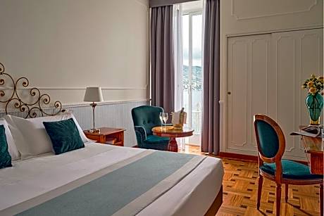 Deluxe Double Room with Balcony and Sea View