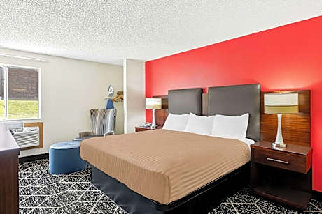 1 King Bed, Nonsmoking