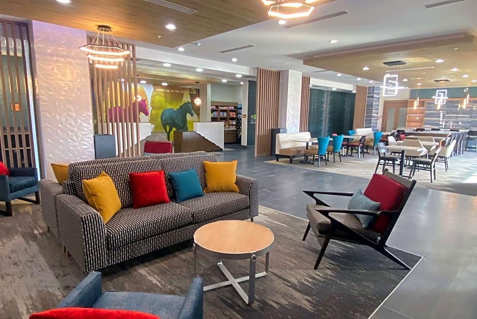 La Quinta Inn & Suites by Wyndham El Paso East Loop-375