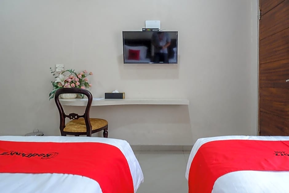 RedDoorz @ Jalan Majapahit Semarang