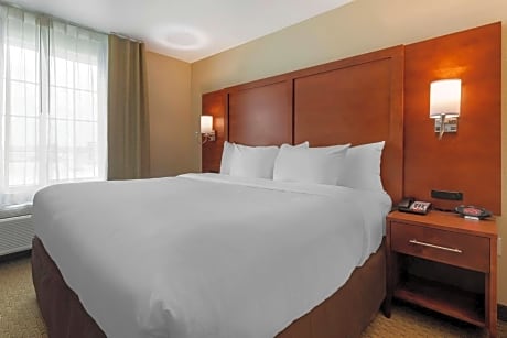 1 King Bed, Nonsmoking