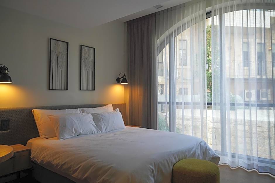 Apartique Hotel