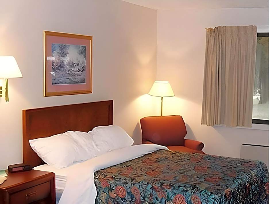 Magnuson Hotel Dixon