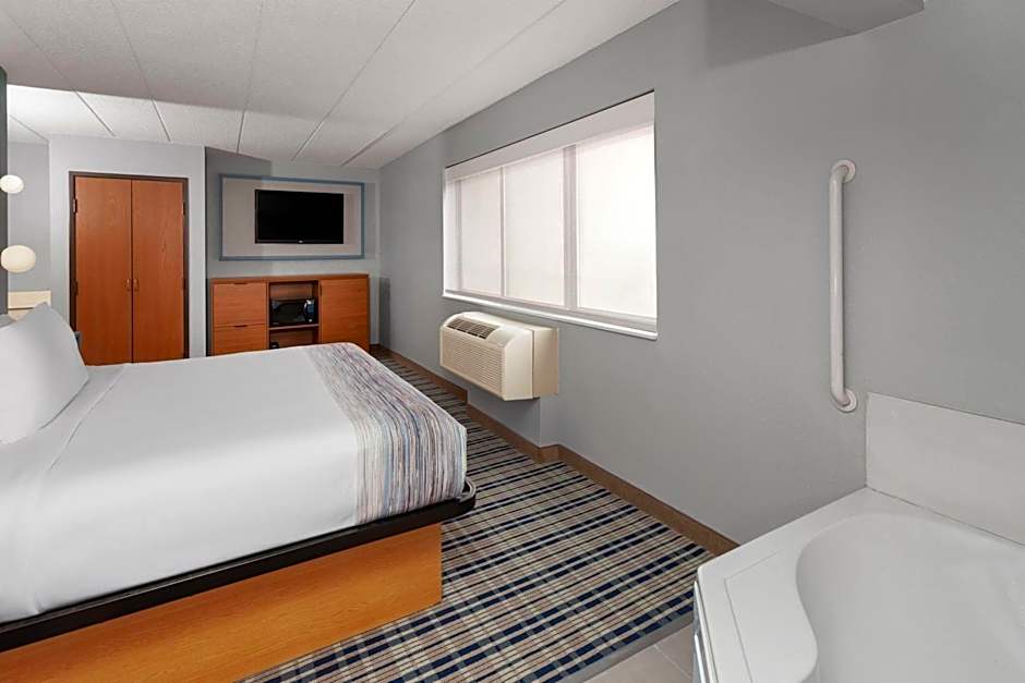 AmericInn by Wyndham Appleton North/Little Chute