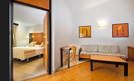 BUNGALOW STANDARD 3 ADULTS + 1 CHILD (7-14yrs)