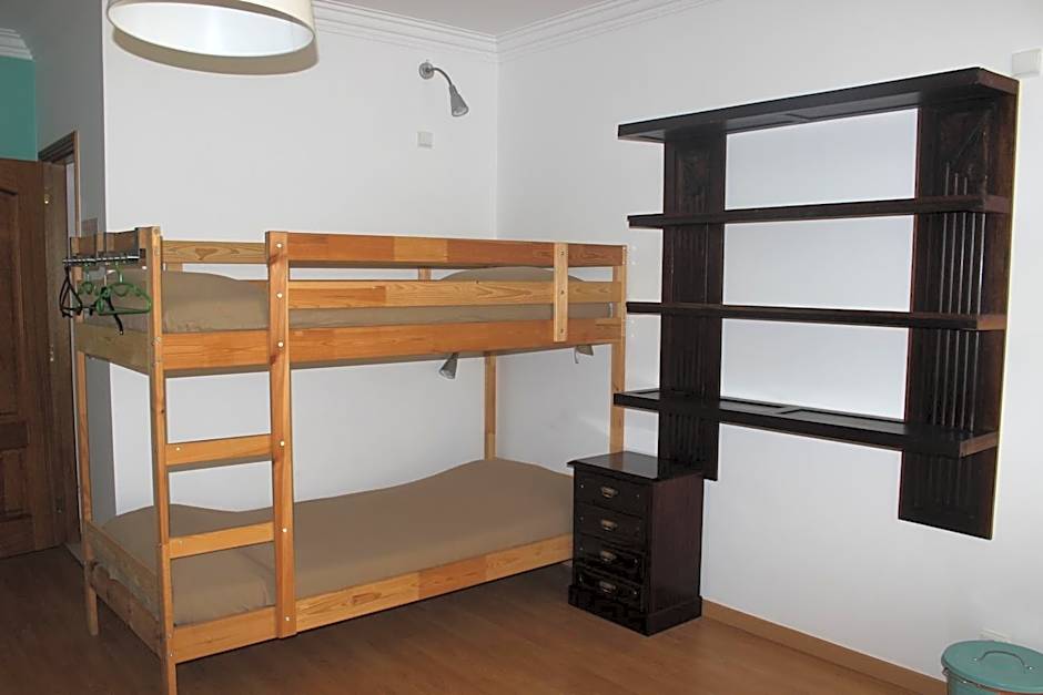 Ericeira Chill Hill Hostel & Private Rooms