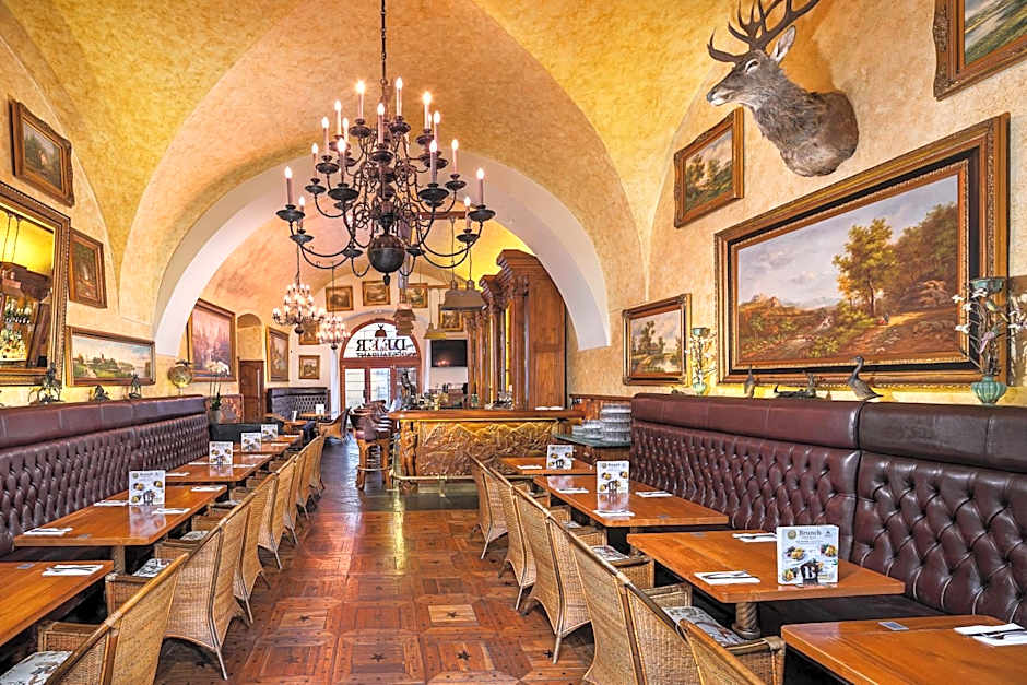 Iron Gate Hotel & Suites