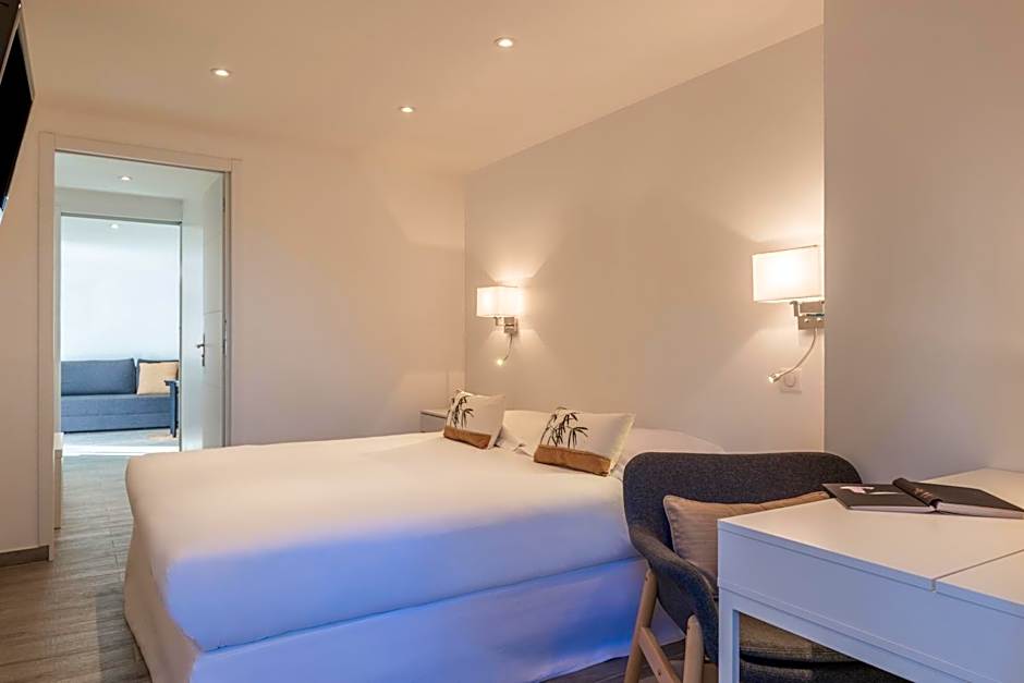 Photo 1 of 6 of Standard Suite