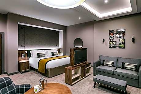 King Suite with Garden View