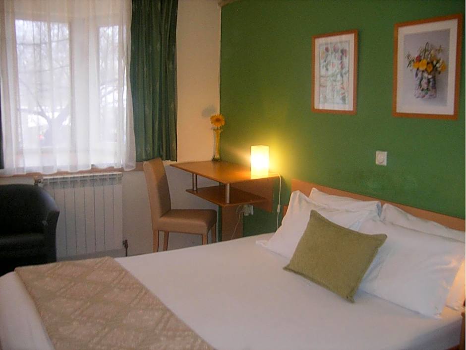 Hotel 7