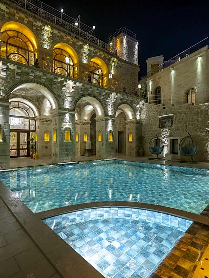 Elika Cave Suites & Spa