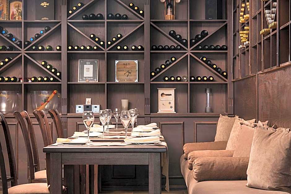 Royal Park Hotel & Apartments