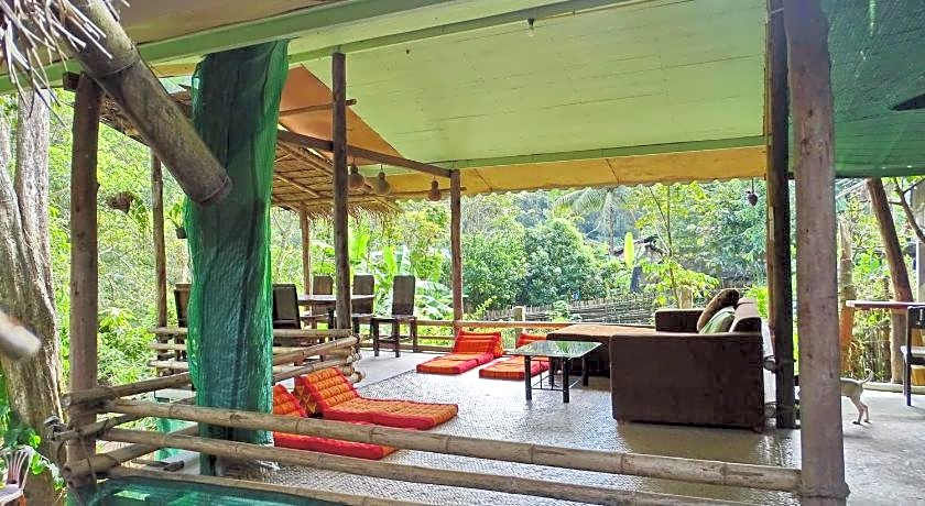 Hill Tribe Art House (Lahu & Akha Homestay)