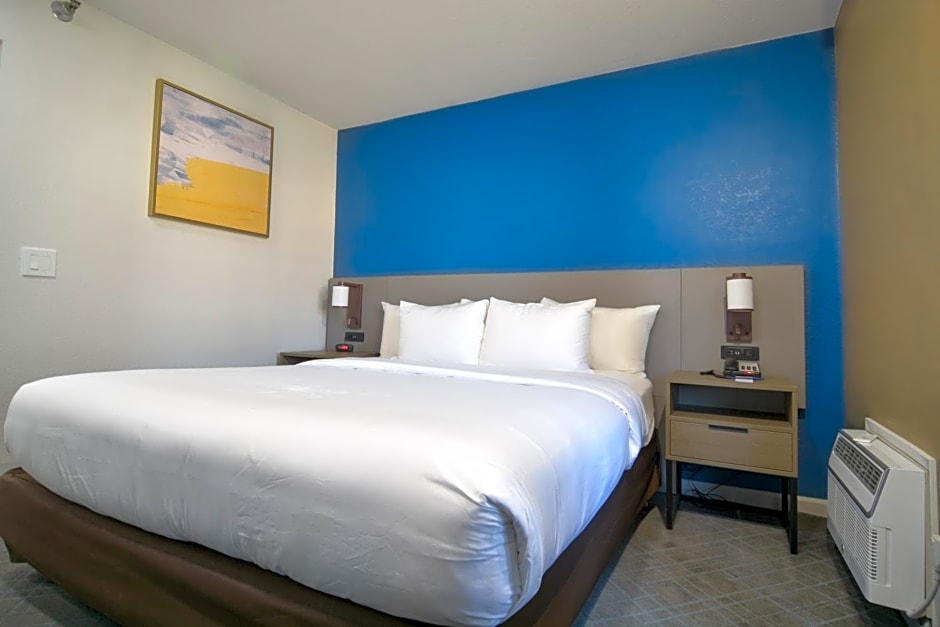 Comfort Inn & Suites Moreno Valley near March Air Reserve Base