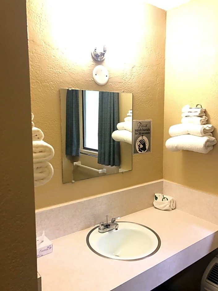 Laurel Park Inn