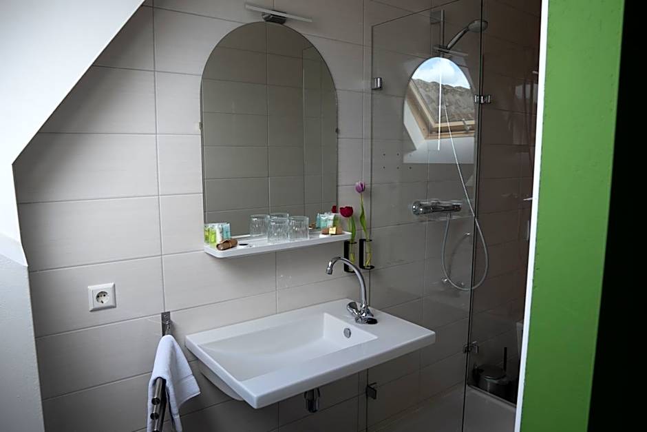 1851 Bar - Hotel - Cinema