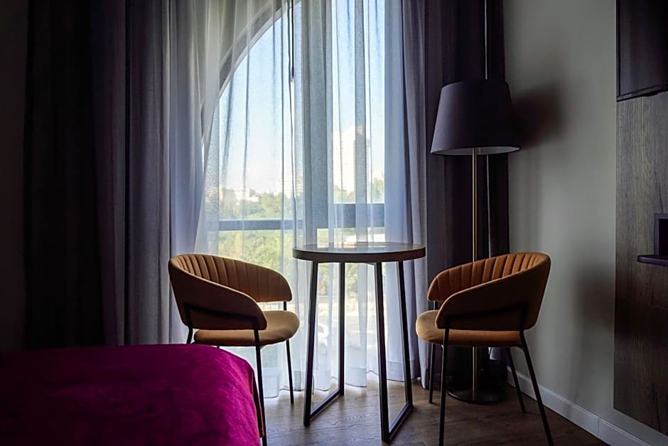 Apartique Hotel