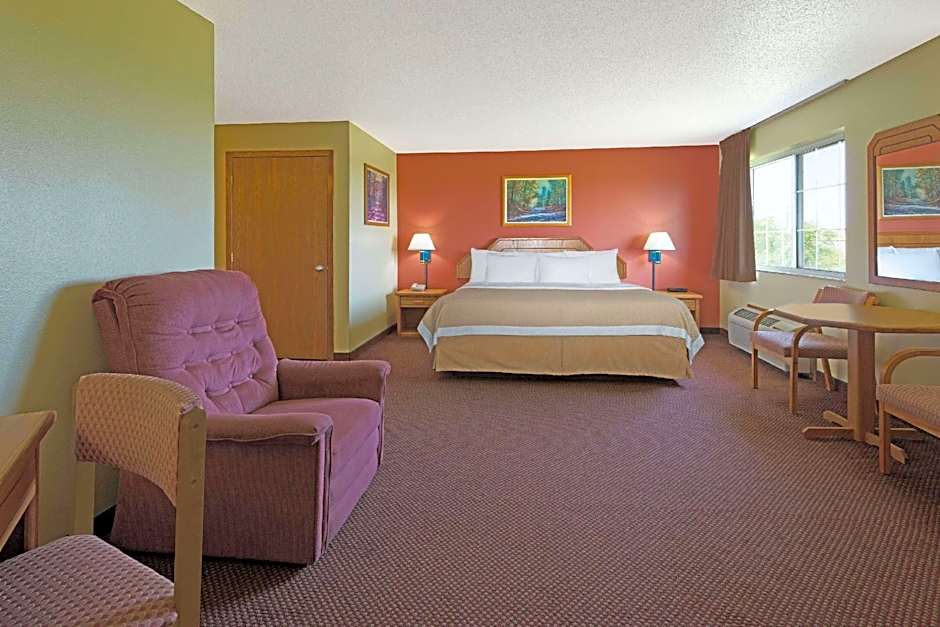 Days Inn by Wyndham Cameron
