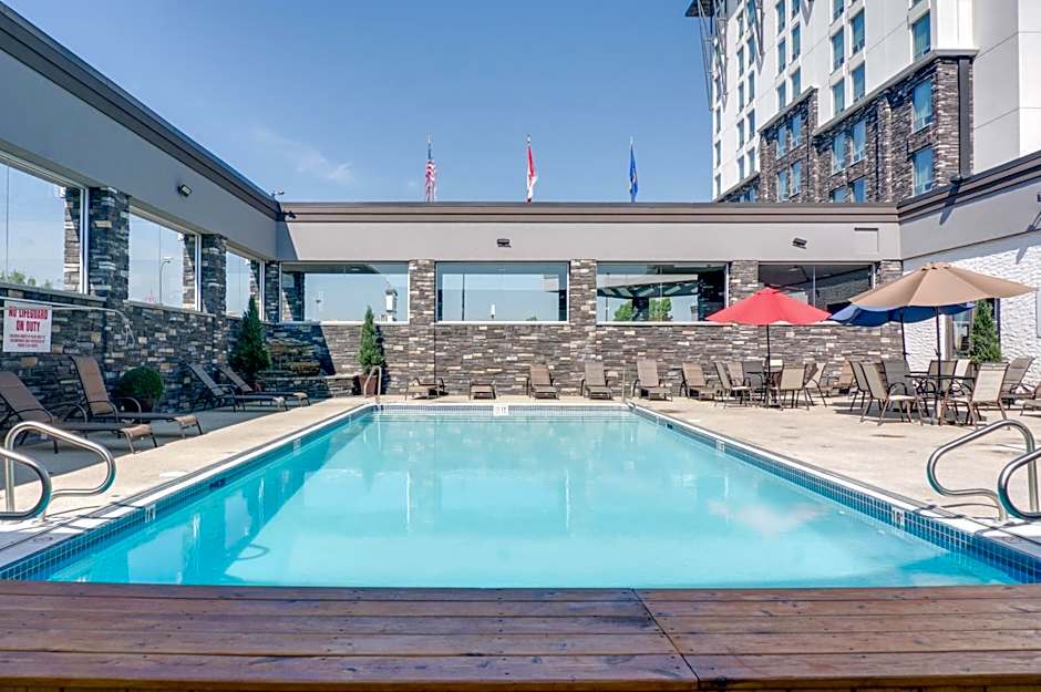 Carriage House Hotel & Conference Centre