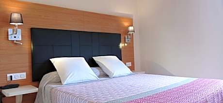Double Room with Terrace  - heated swimming pool - free parking