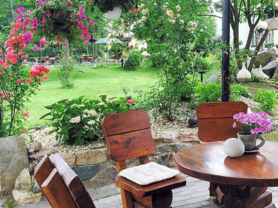 Dein Gutshof Hotel & Ferienwohnungen