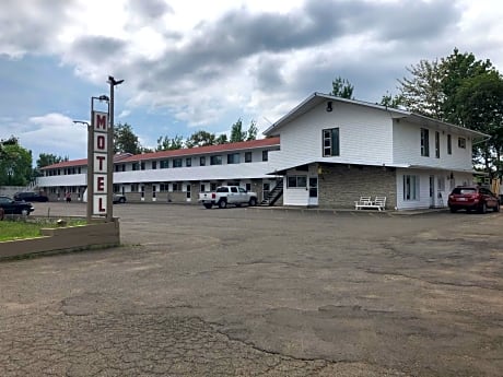 Voyageur Motel