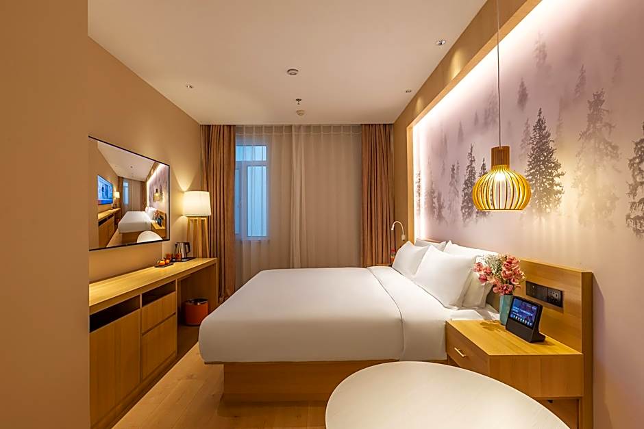 Photo 1 of 3 of Huazhu - Room With Bed