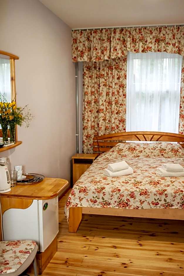 Photo 1 of 14 of Double Room