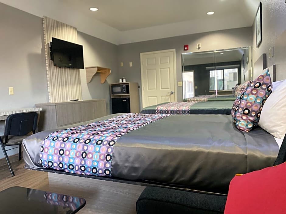 Island Suites Hobby Airport